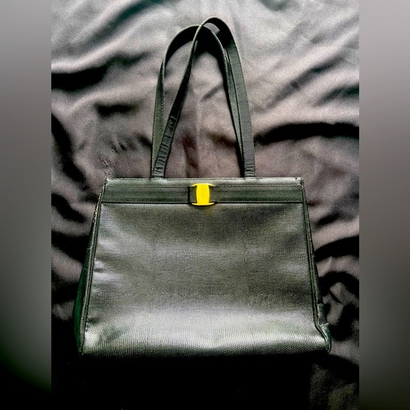 Salvatore Ferragamo Handbags - Salvatore Ferragamo shoulder bag EUC